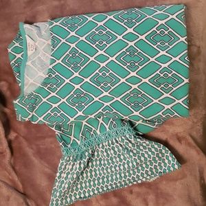 Green crown and ivy.  XXL.